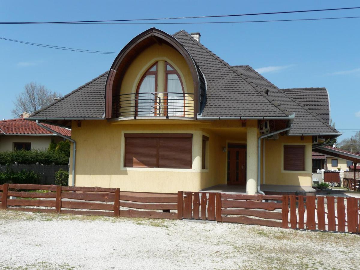 Nádas Társasház Balatonlelle Esterno foto