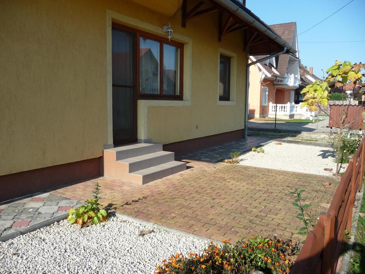 Nádas Társasház Balatonlelle Esterno foto