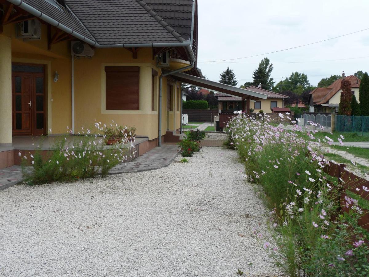 Nádas Társasház Balatonlelle Esterno foto