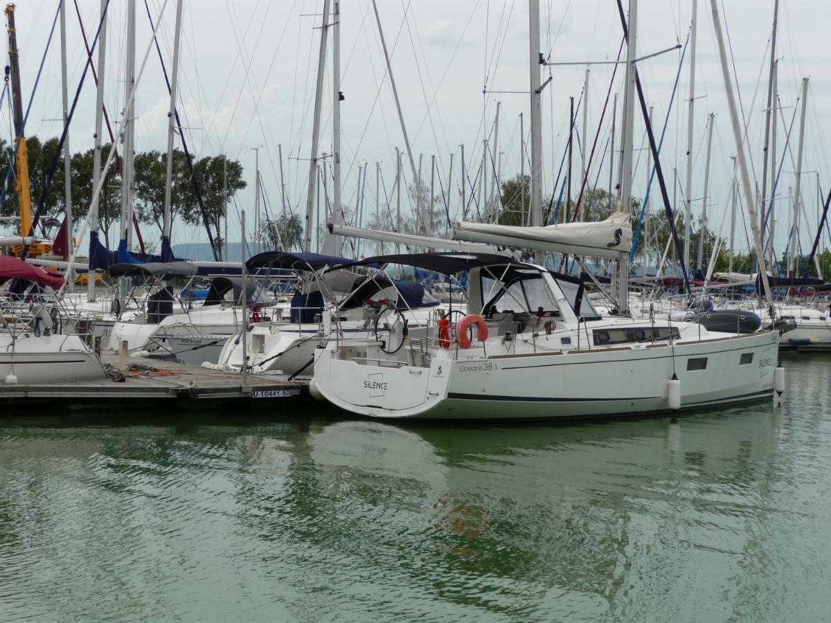 Nádas Társasház Balatonlelle Esterno foto